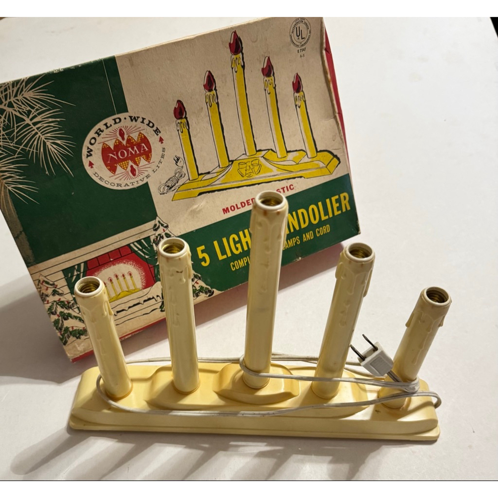 NOMA Holiday Decor 5 Light Candolier Beige Green Holiday Lights Never Used